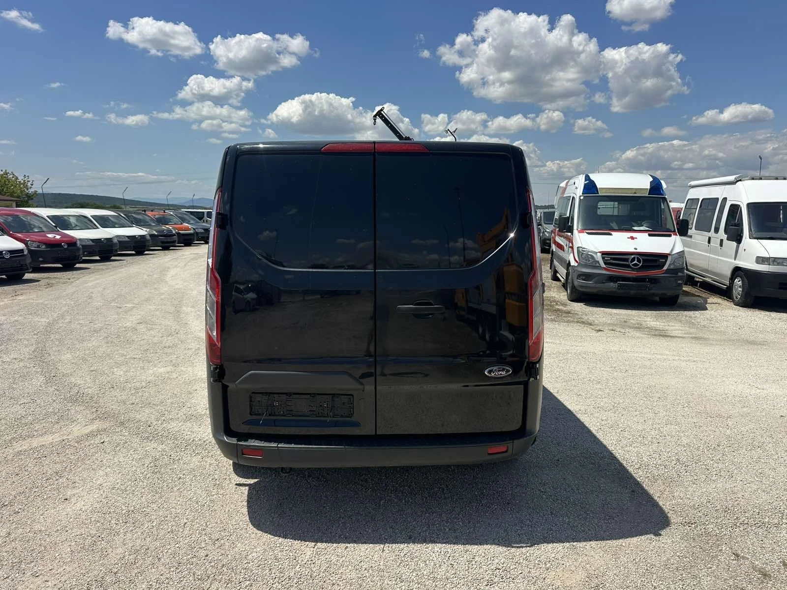 Ford Transit Custom, снимка 4 - Бусове и автобуси - 55396335