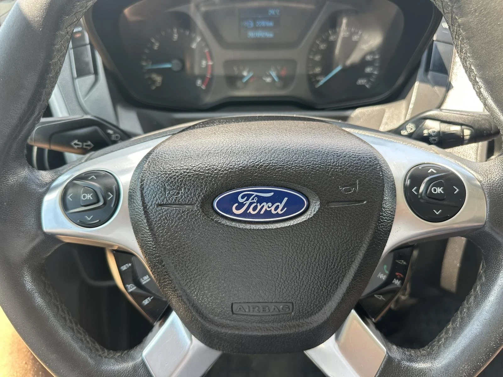 Ford Transit Custom, снимка 12 - Бусове и автобуси - 55396335