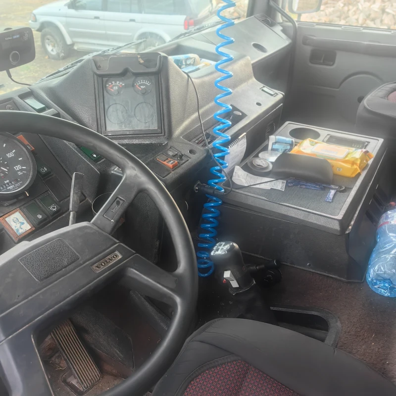 Volvo F10, снимка 5 - Камиони - 53192505