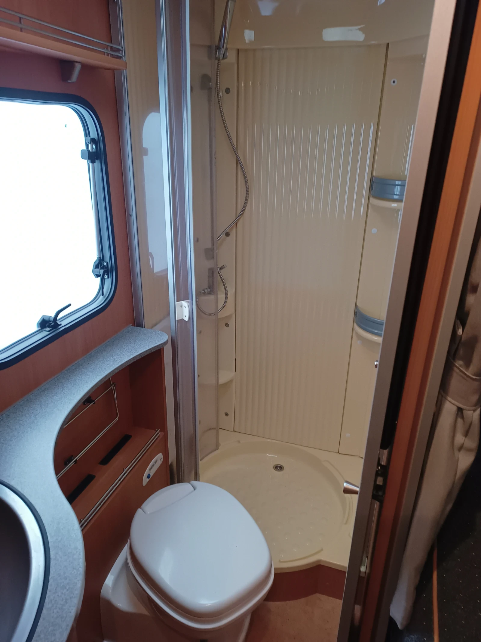 ������ Dethleffs | Mobile.bg � ����������� 14