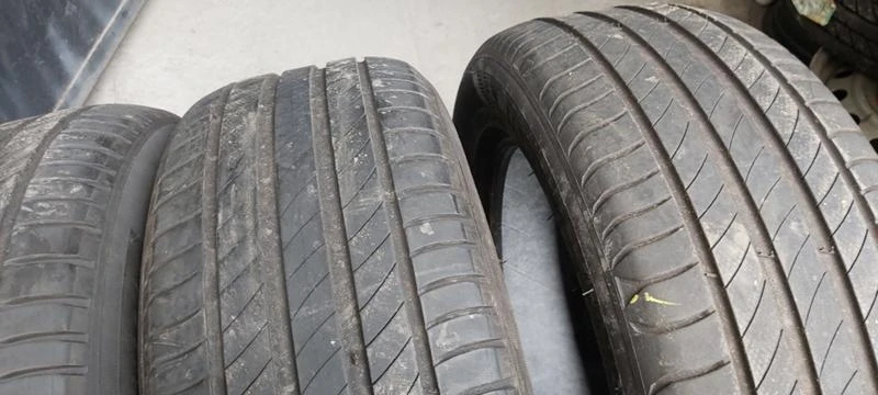 Гуми Летни 215/55R17, снимка 4 - Гуми и джанти - 32927383