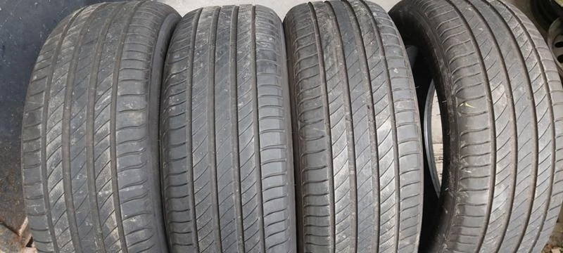 Гуми Летни 215/55R17, снимка 1 - Гуми и джанти - 32927383