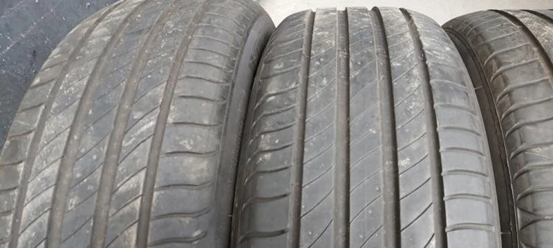 Гуми Летни 215/55R17, снимка 3 - Гуми и джанти - 32927383