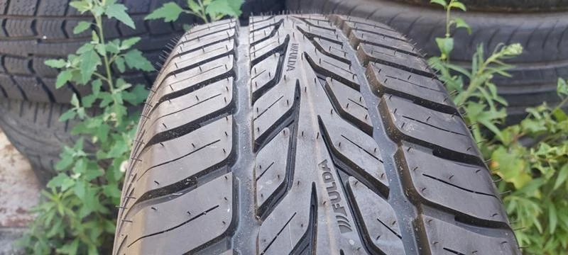 Гуми Летни 205/65R15, снимка 1 - Гуми и джанти - 33988469