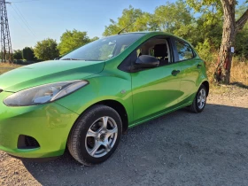  Mazda 2