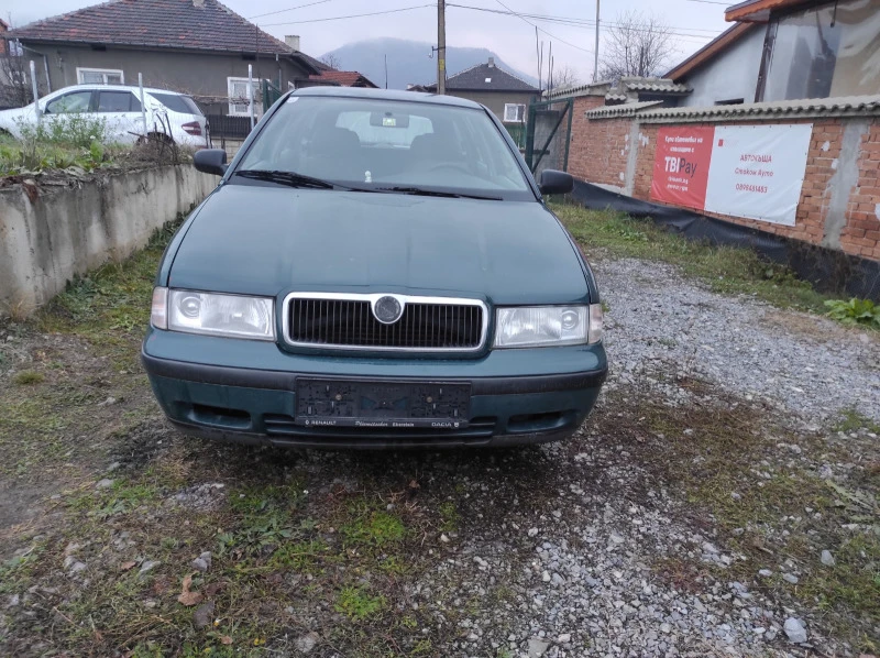 Skoda Octavia 1.6 I, снимка 3 - Автомобили и джипове - 40002627