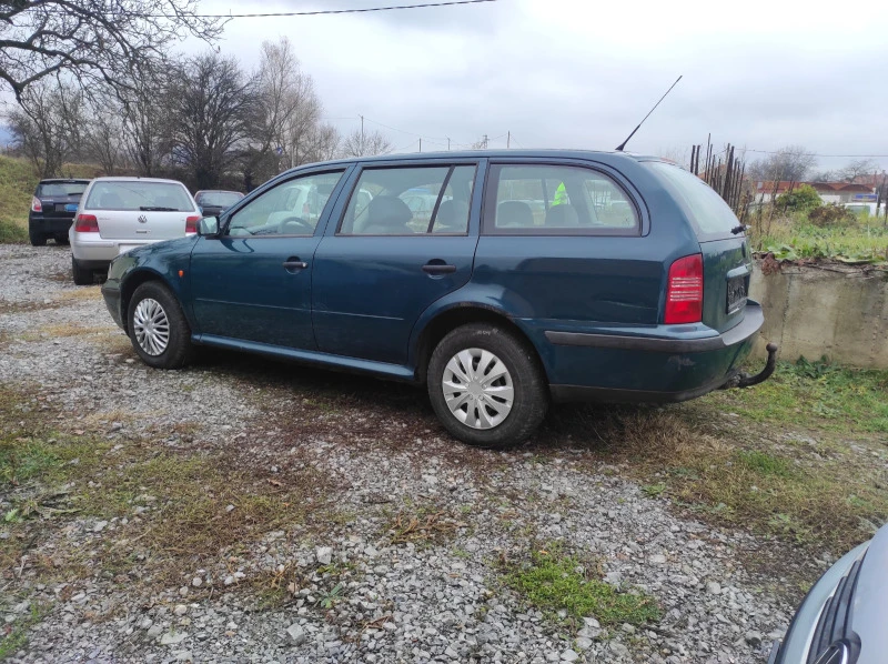 Skoda Octavia 1.6 I, снимка 8 - Автомобили и джипове - 40002627