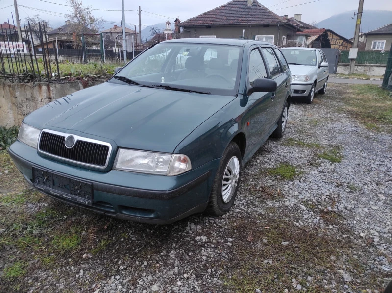 Skoda Octavia 1.6 I, снимка 2 - Автомобили и джипове - 40002627