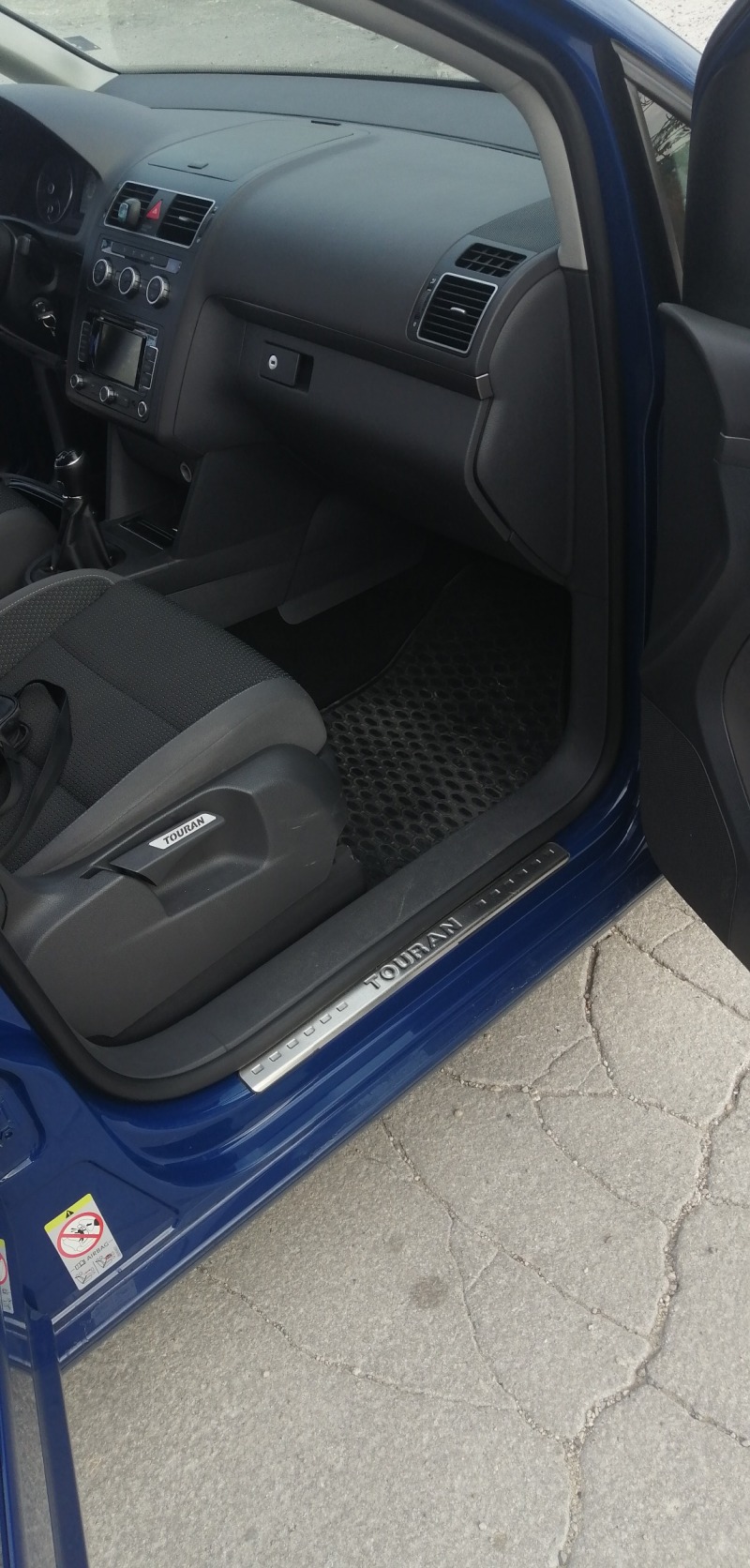 VW Touran 1.4 TSI Ecofuel - метан, снимка 11 - Автомобили и джипове - 43622836