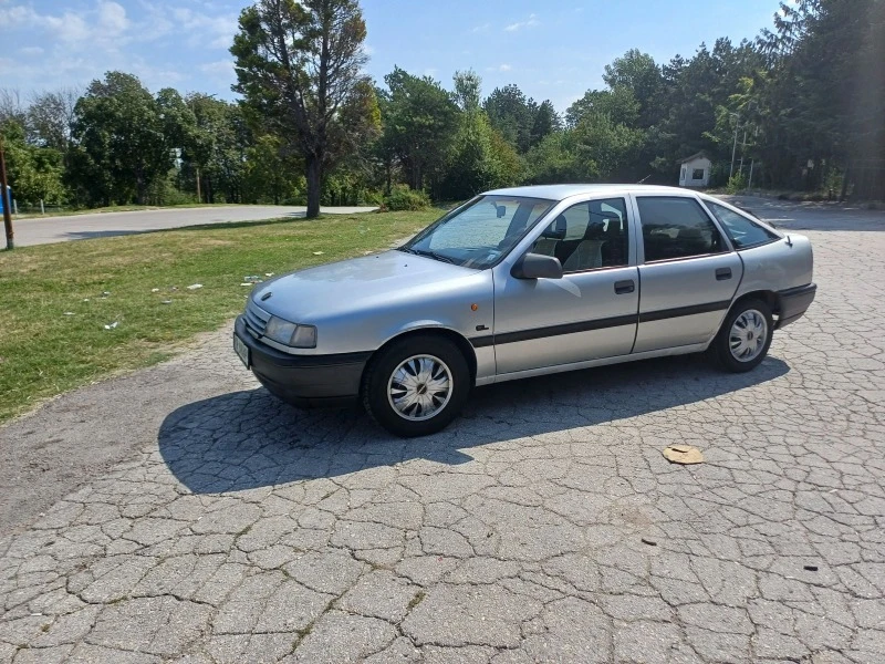 Opel Vectra 1.4, снимка 7 - Автомобили и джипове - 46757654