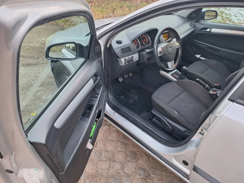 Opel Astra, снимка 6 - Автомобили и джипове - 48120331