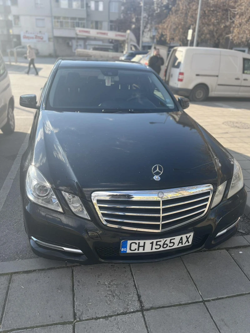 Mercedes-Benz E 220, снимка 4 - Автомобили и джипове - 49196705