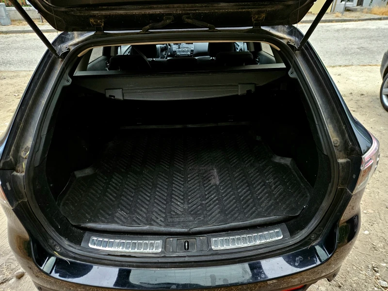 Mazda 6 2.2 CD, снимка 12 - Автомобили и джипове - 52383867