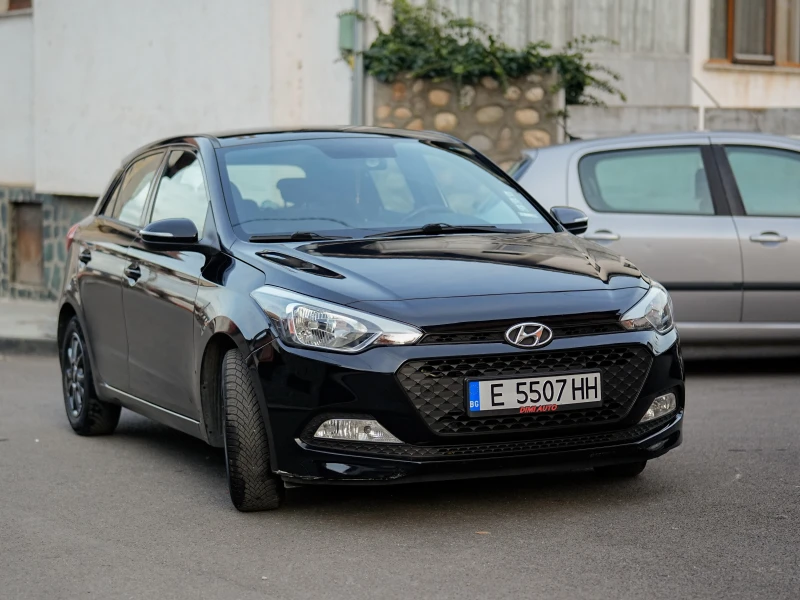 Hyundai I20, снимка 8 - Автомобили и джипове - 52752961