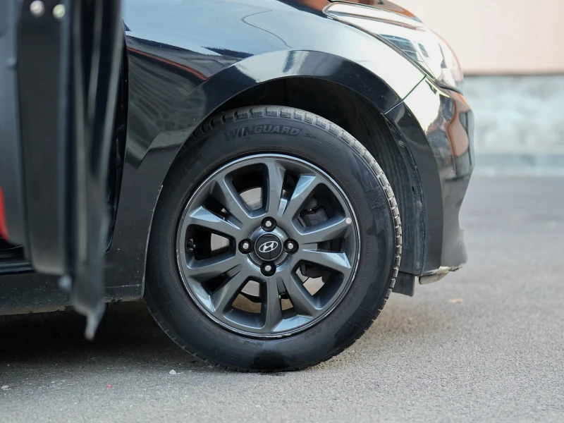 Hyundai I20, снимка 9 - Автомобили и джипове - 52752961