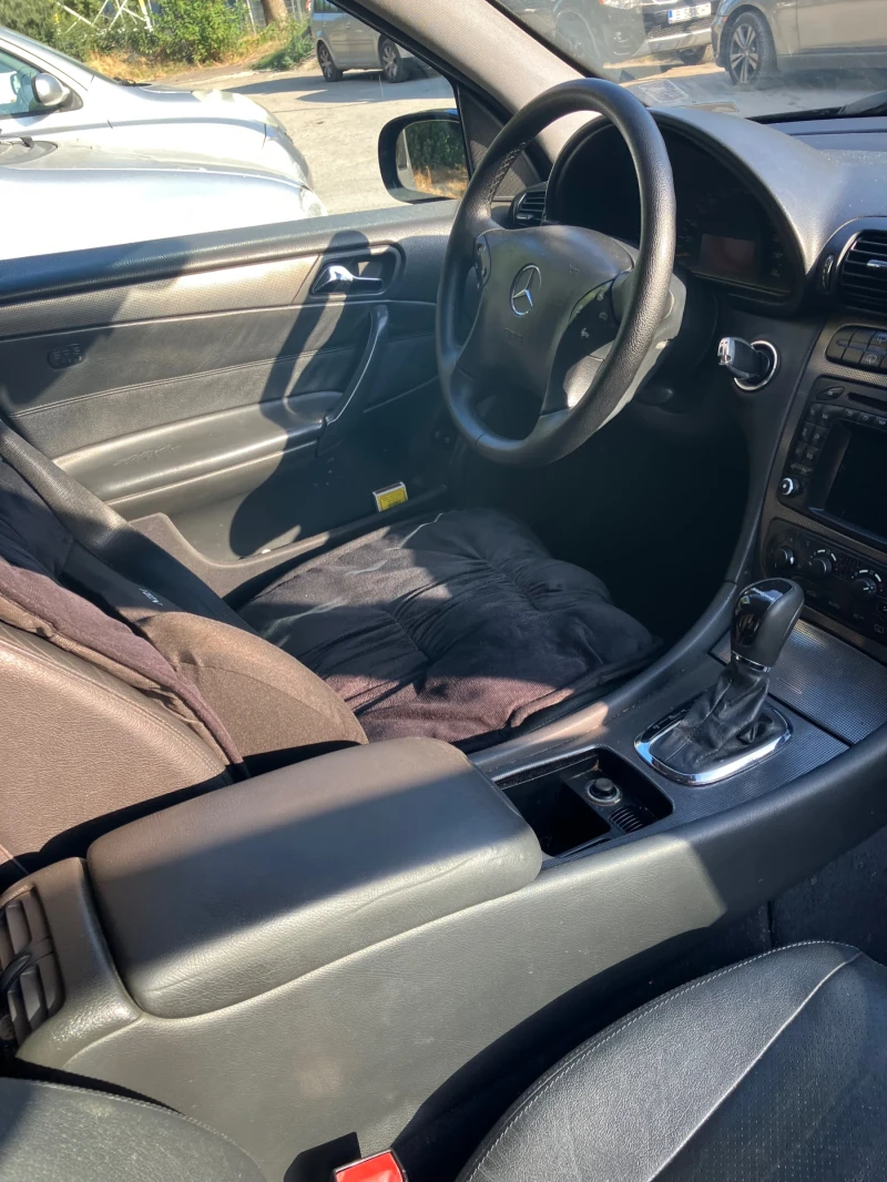 Mercedes-Benz 220, снимка 14 - Автомобили и джипове - 53029271