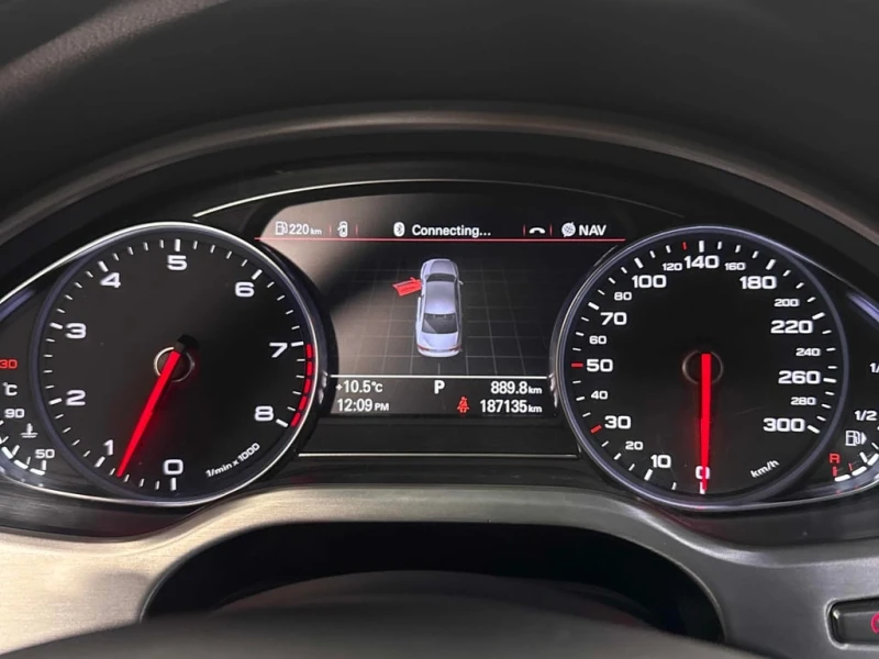 Audi A8 Premium  CARFAX, снимка 8 - Автомобили и джипове - 53043442