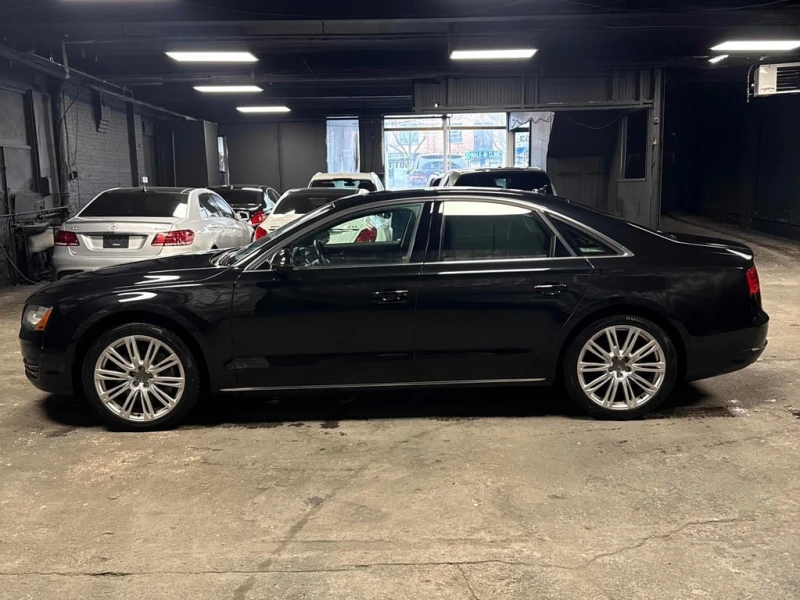 Audi A8 Premium  CARFAX, снимка 2 - Автомобили и джипове - 53043442