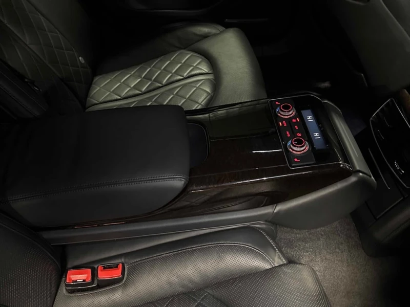 Audi A8 Premium  CARFAX, снимка 16 - Автомобили и джипове - 53043442