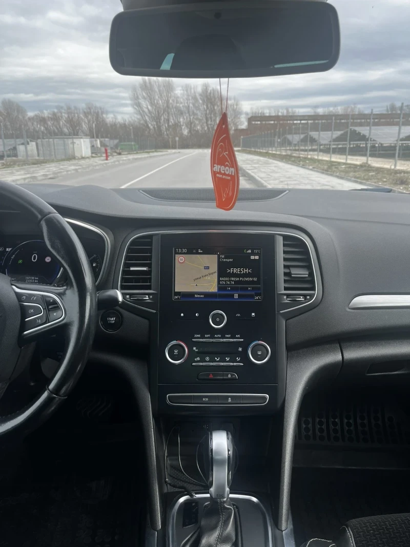 Renault Megane, снимка 10 - Автомобили и джипове - 53497153