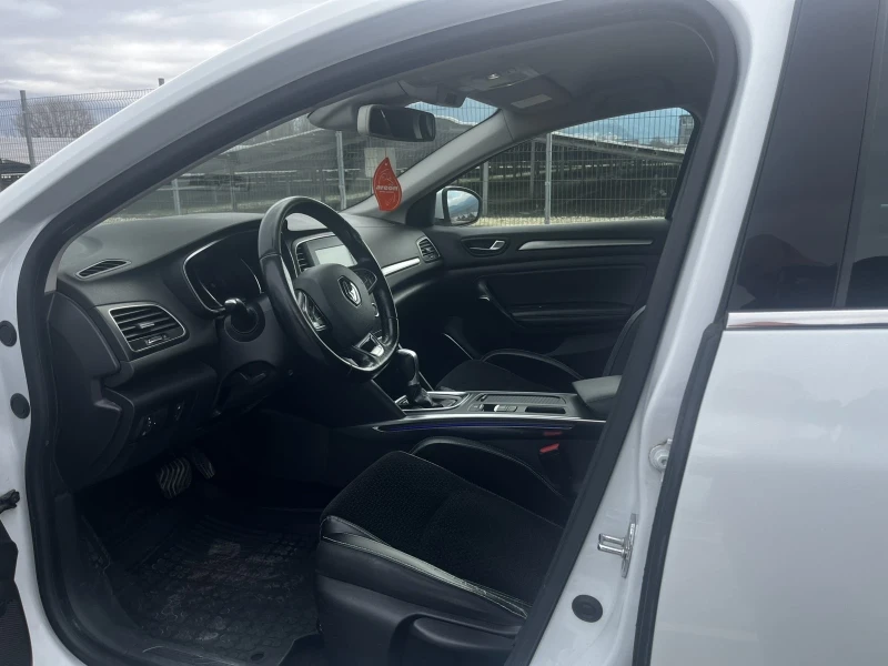 Renault Megane, снимка 8 - Автомобили и джипове - 53497153