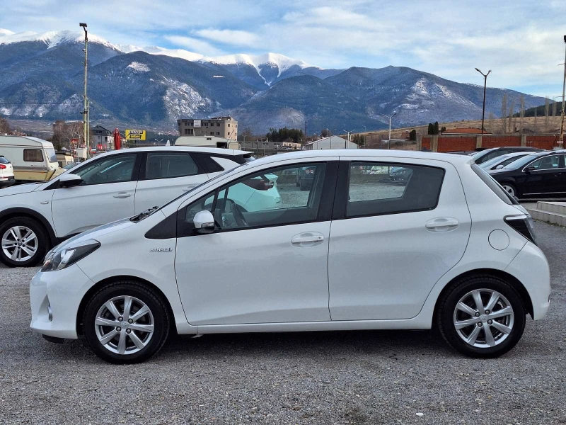 Toyota Yaris 1.5H-LOUNGE, снимка 2 - Автомобили и джипове - 53539952