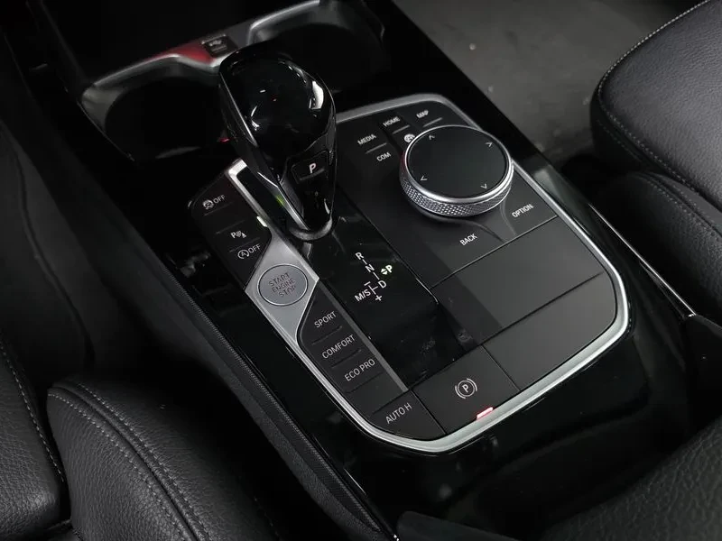 BMW 120 Advantage, снимка 9 - Автомобили и джипове - 54960368