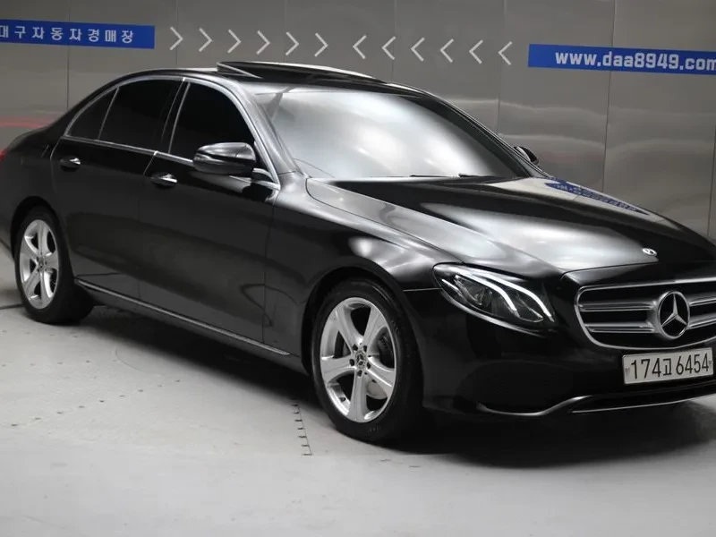 Mercedes-Benz E 200 Avantgarde, снимка 3 - Автомобили и джипове - 56018651