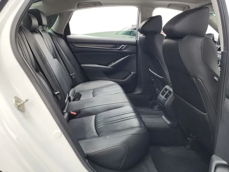 Honda Accord 1.5 Turbo, снимка 11 - Автомобили и джипове - 56160744