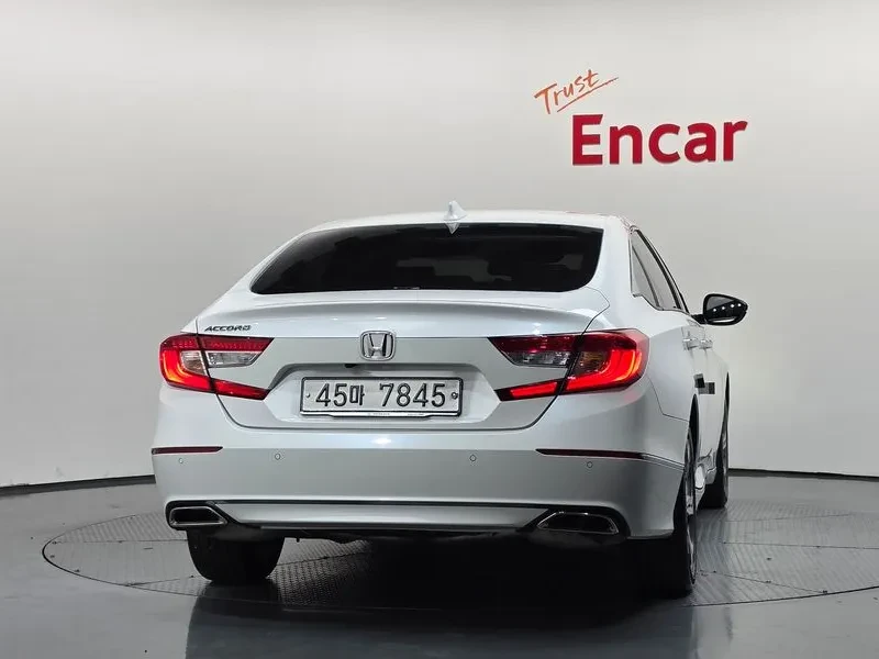 Honda Accord 1.5 Turbo, снимка 4 - Автомобили и джипове - 56160744