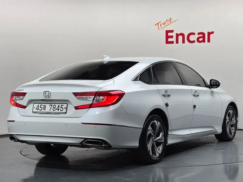 Honda Accord 1.5 Turbo, снимка 2 - Автомобили и джипове - 56160744