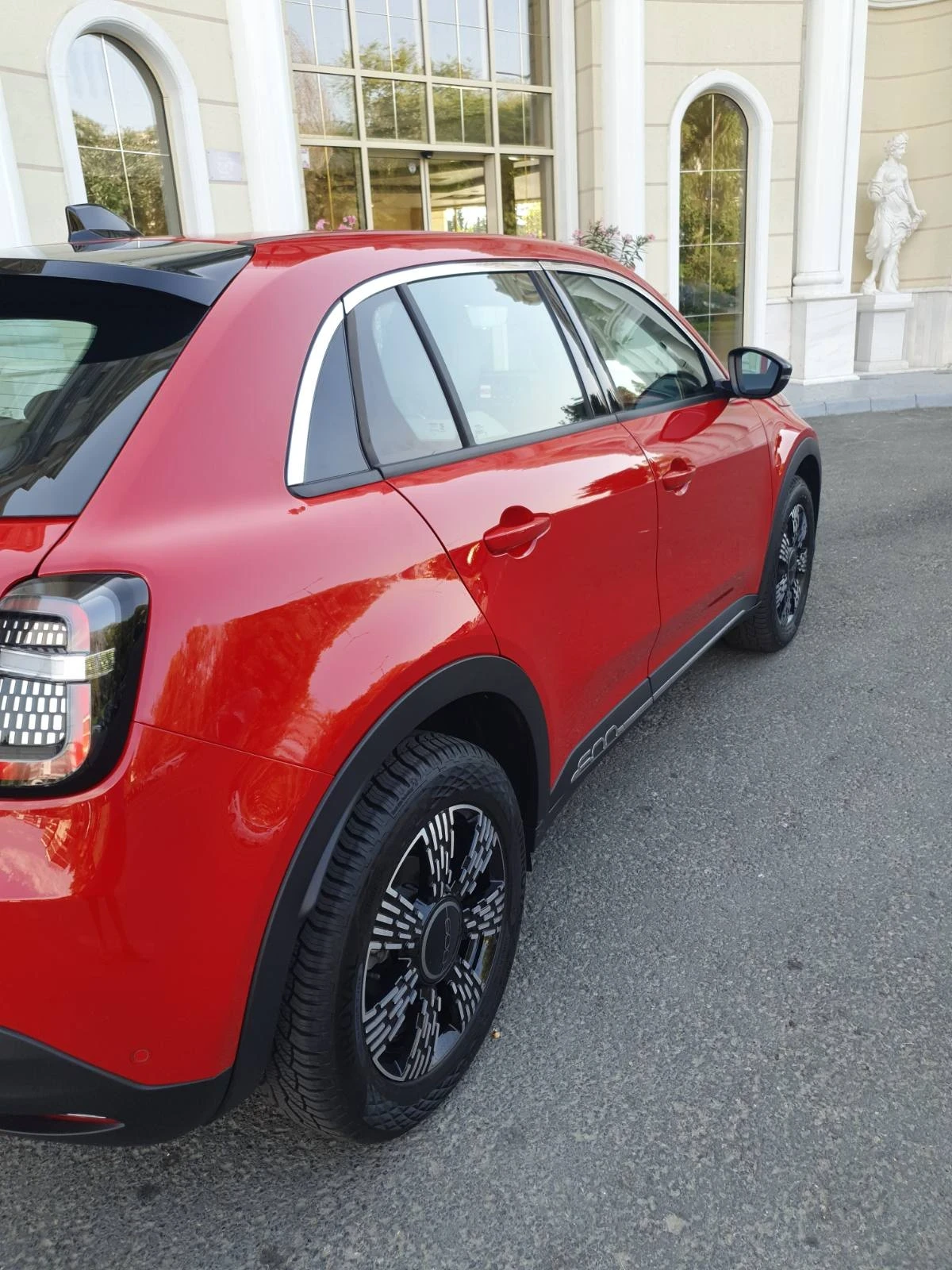 Fiat 600 Hybrid benzin automatic  - изображение 4