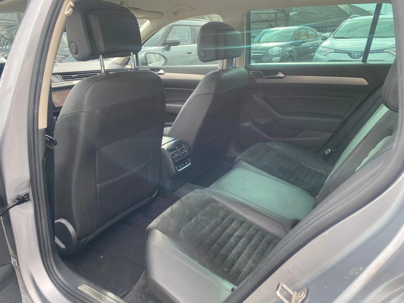 VW Passat 2, 0TDI-DSG/EXECUTIVE/DIGITAL/FULL LED/КАМЕРА/НОВА - изображение 10