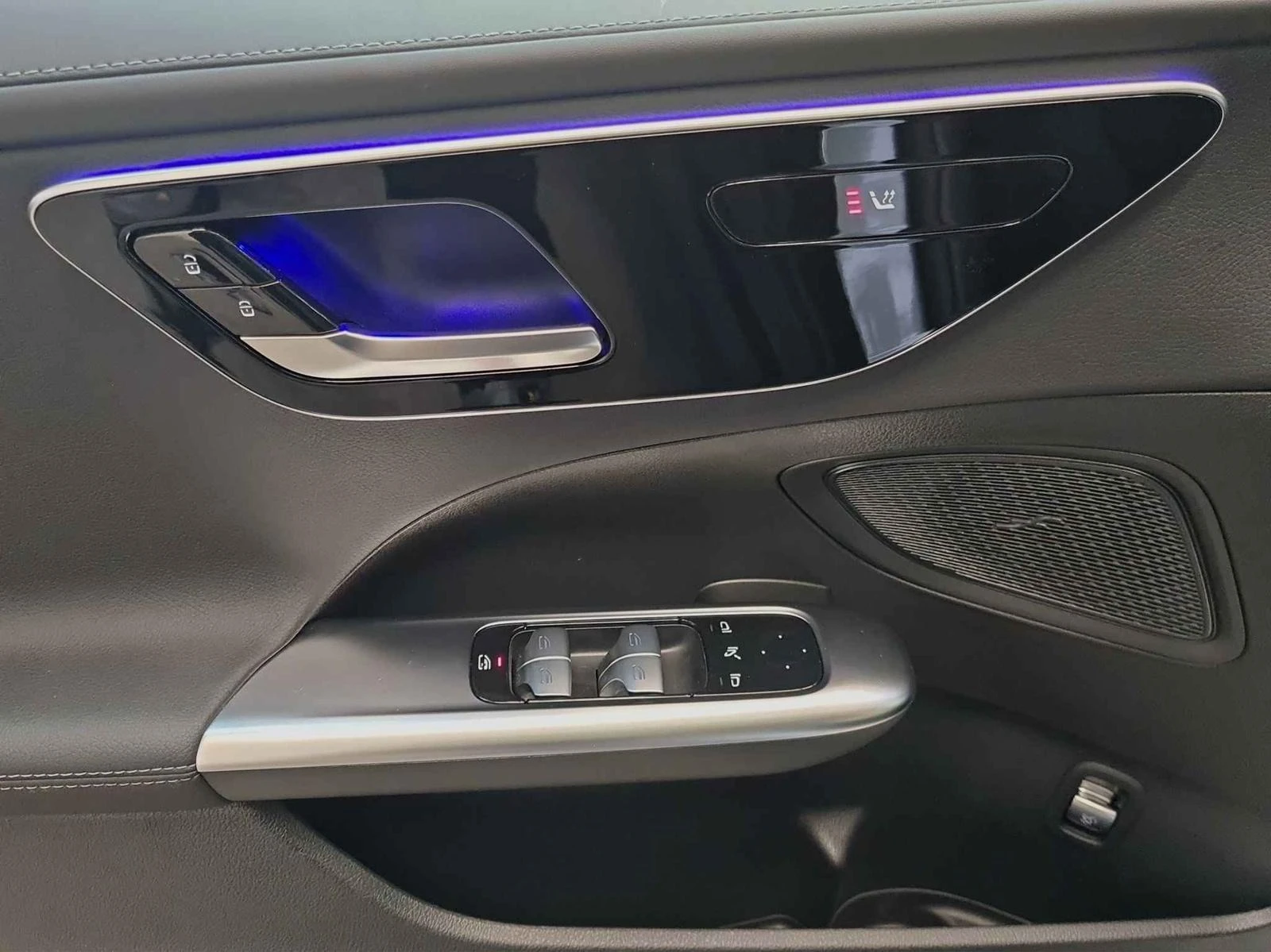 Mercedes-Benz C 220 d/AMG/LED/MBUX NAVI/CAMERA/SPORT PACKAGE/ - изображение 9