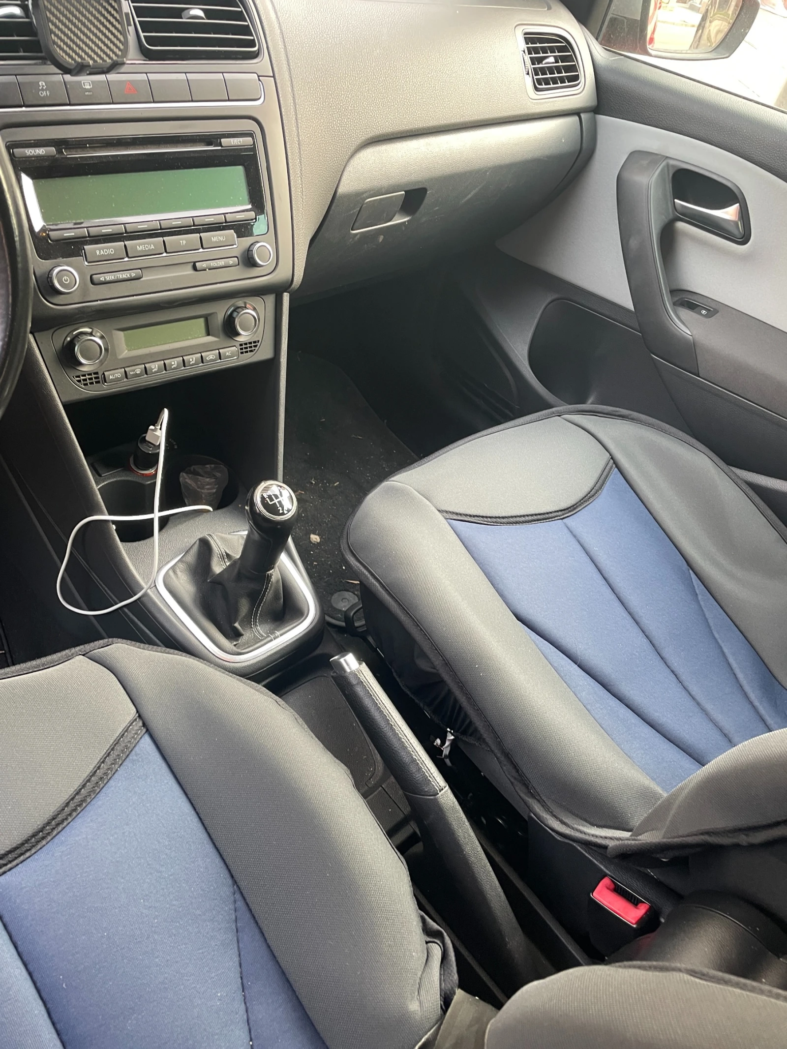 VW Polo 1.6tdi cross, снимка 9 - Автомобили и джипове - 53683429