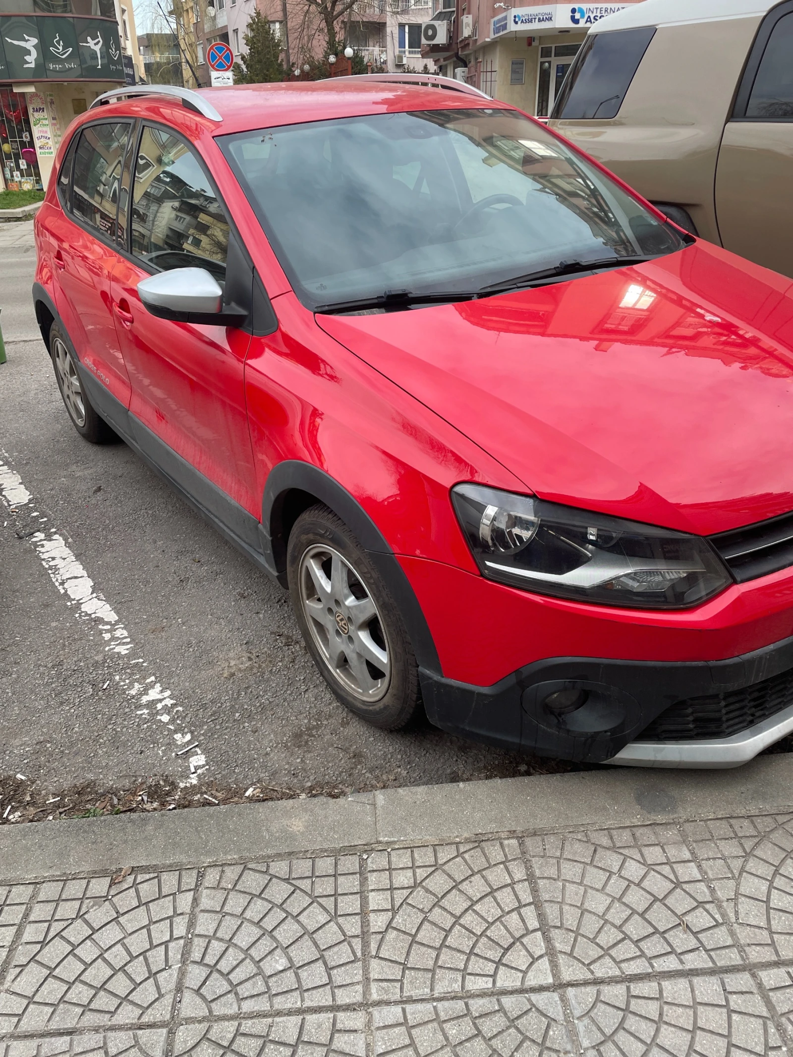 VW Polo 1.6tdi cross, снимка 5 - Автомобили и джипове - 53683429
