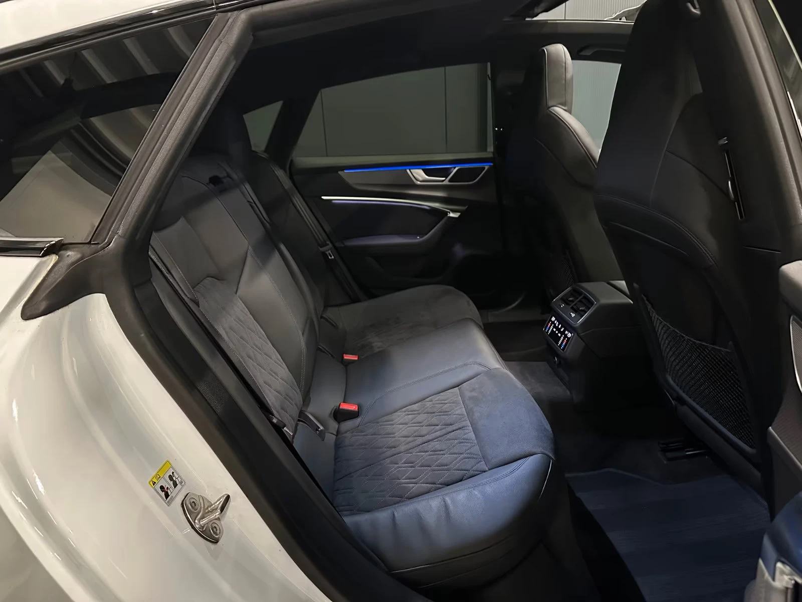 Audi Rs7 4.0TFSI/600HP/QUATTRO/360/LASER/PANO/22/118z, снимка 13 - Автомобили и джипове - 53768209