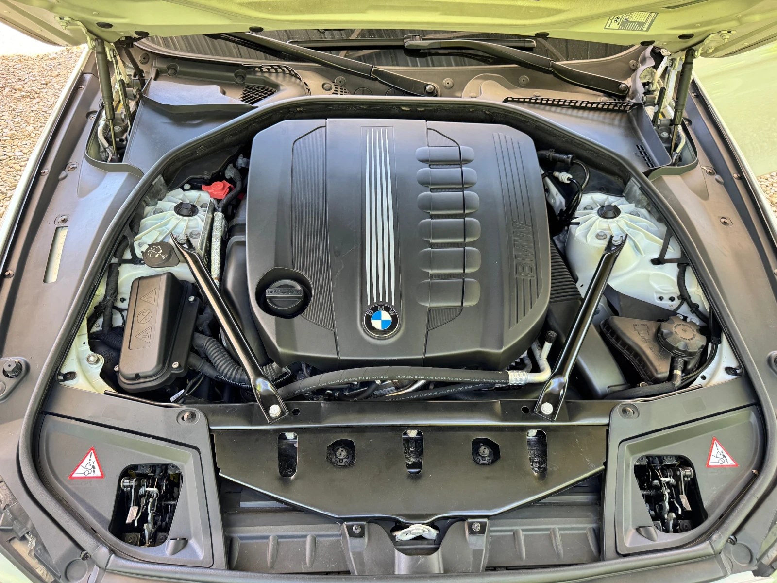 BMW 525 3.0D M PERFORMANCE , снимка 16 - Автомобили и джипове - 54719363