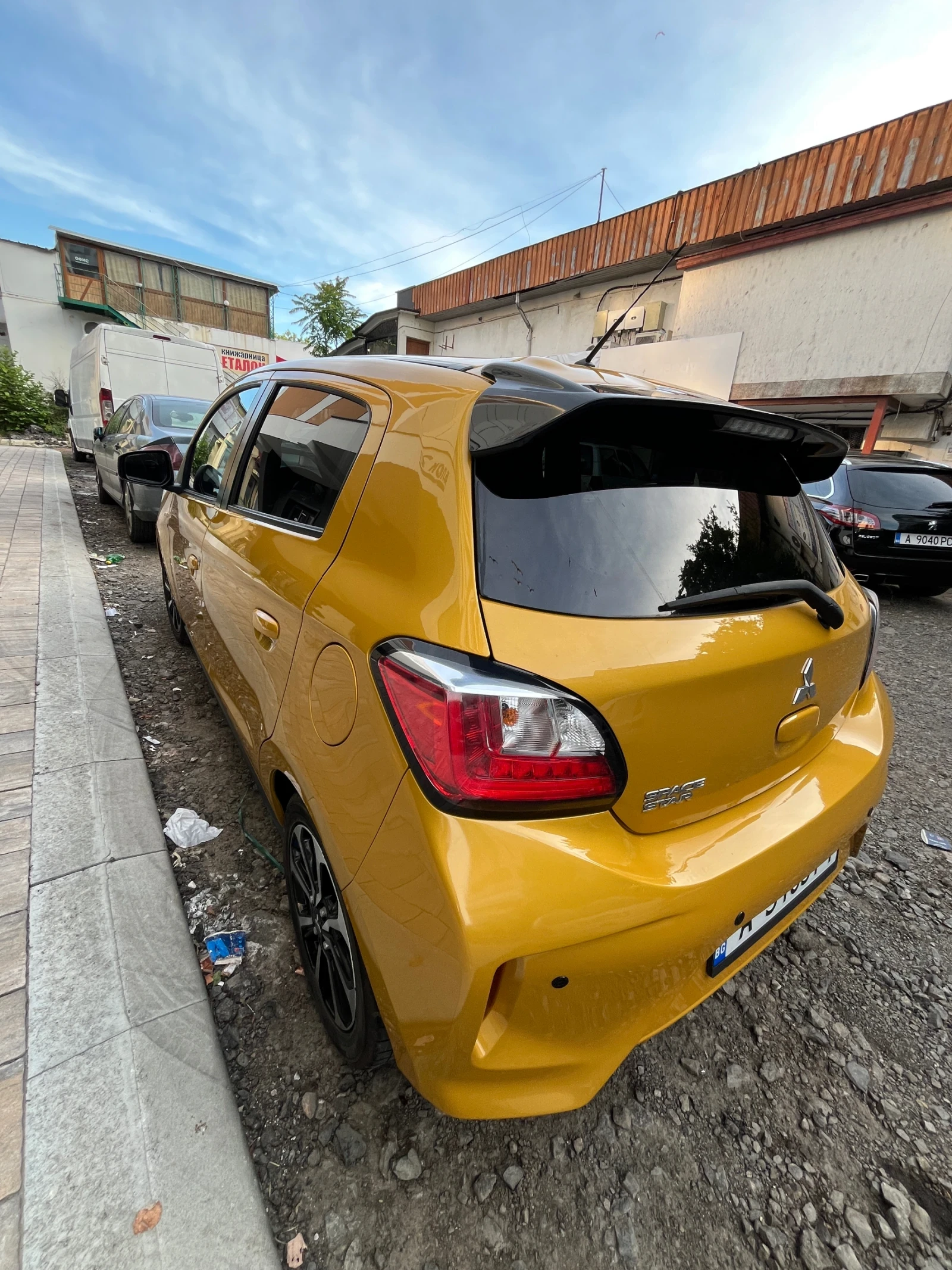 Mitsubishi Space star, снимка 4 - Автомобили и джипове - 54840060