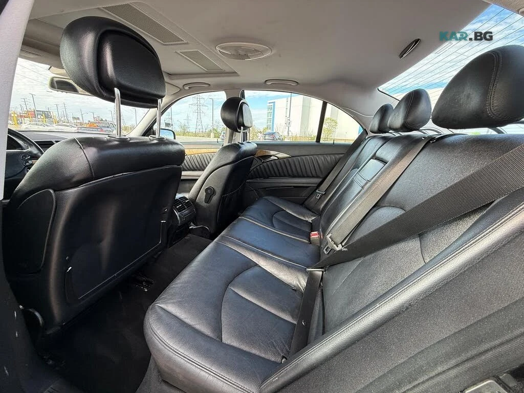 Mercedes-Benz E 350 * 4MATIC* АвтоКредит * (ЦЕНА ДО БГ), снимка 11 - Автомобили и джипове - 55091439