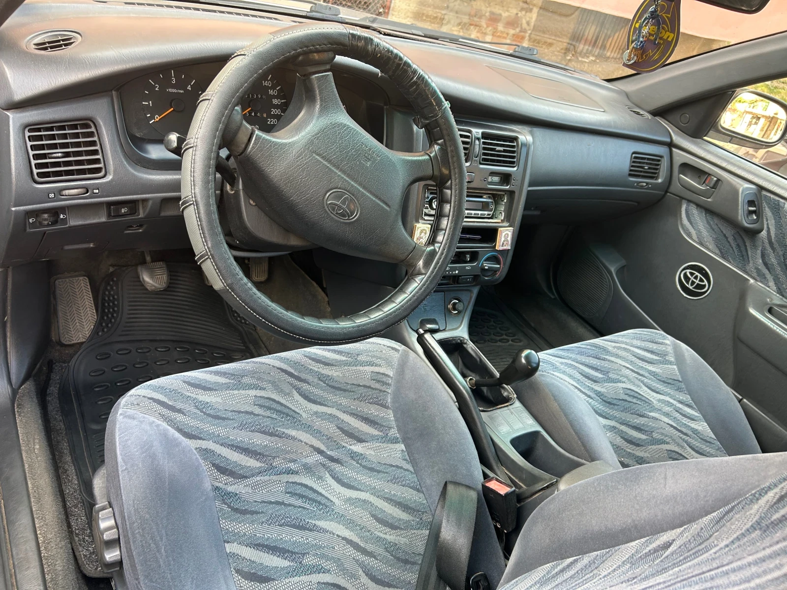 Toyota Carina, снимка 5 - Автомобили и джипове - 55414703