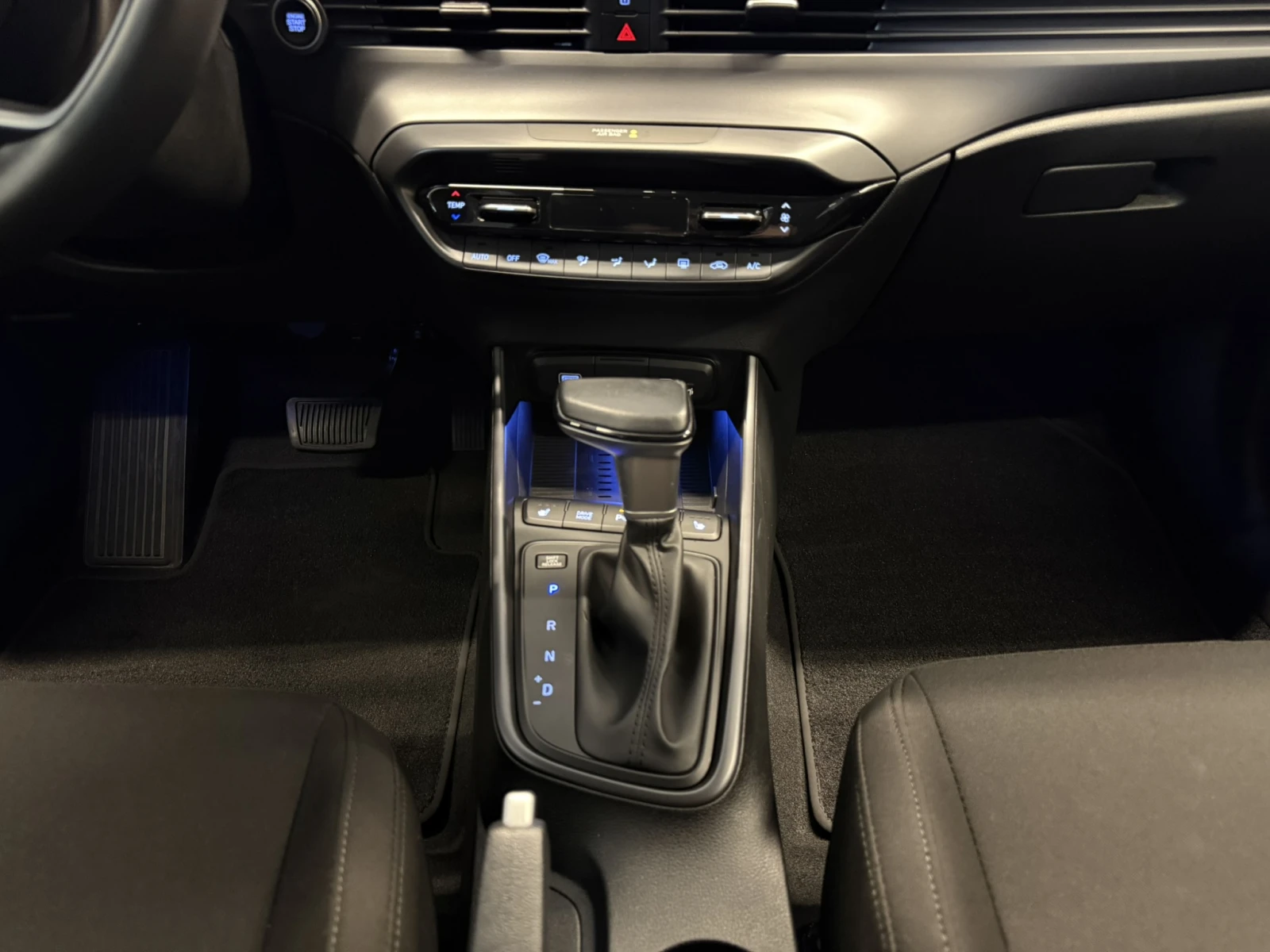 Hyundai I20 EXCLUSIVE, снимка 14 - Автомобили и джипове - 55433601
