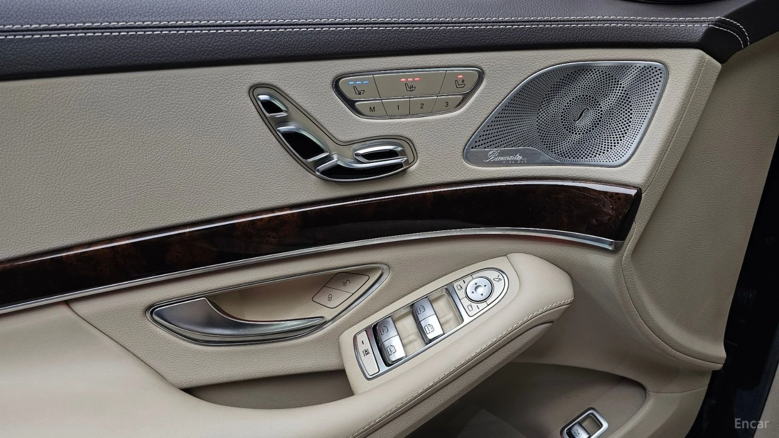 Mercedes-Benz S 63 AMG 4MATIC* 360* МАСАЖИ* КОЖА* ПАНО* АВТОКРЕДИТ, снимка 14 - Автомобили и джипове - 55618402