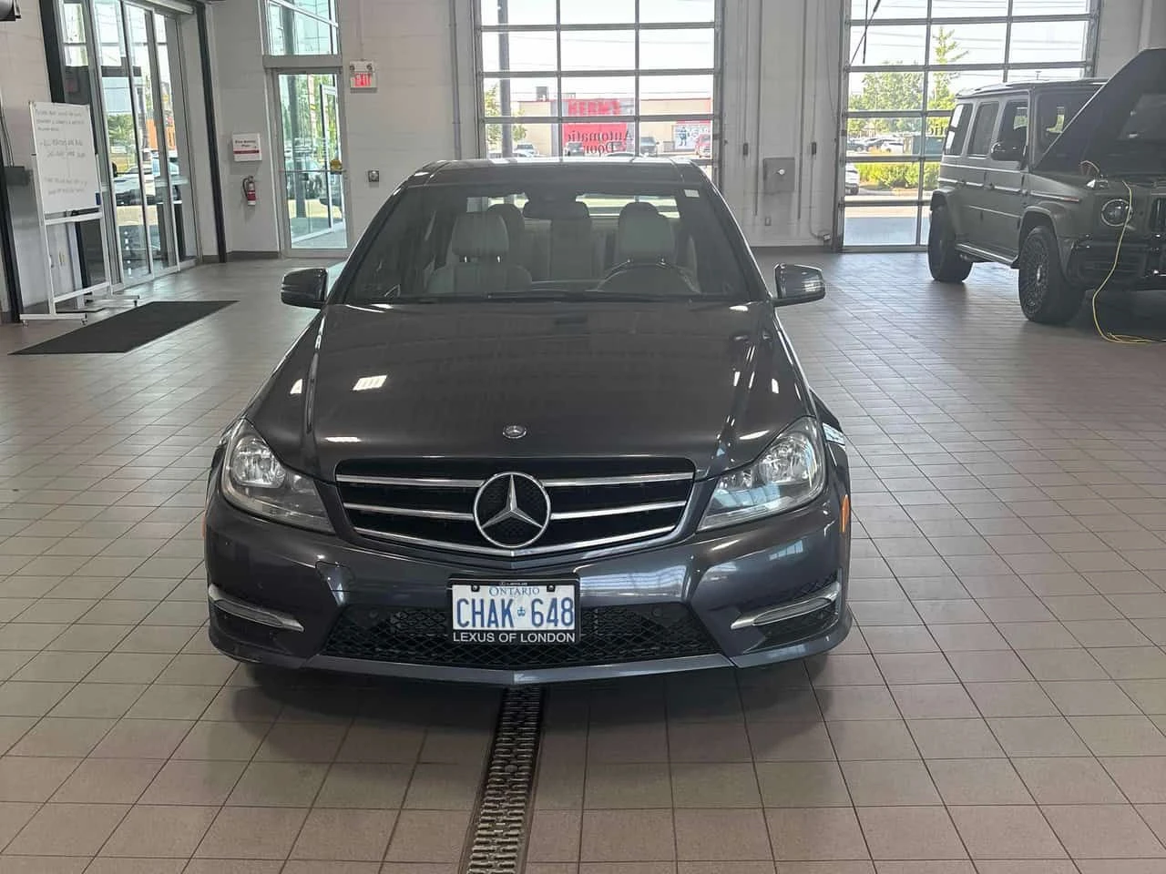 Mercedes-Benz C 300 * CARFAX * ЦЕНА ДО БГ, снимка 4 - Автомобили и джипове - 55629631