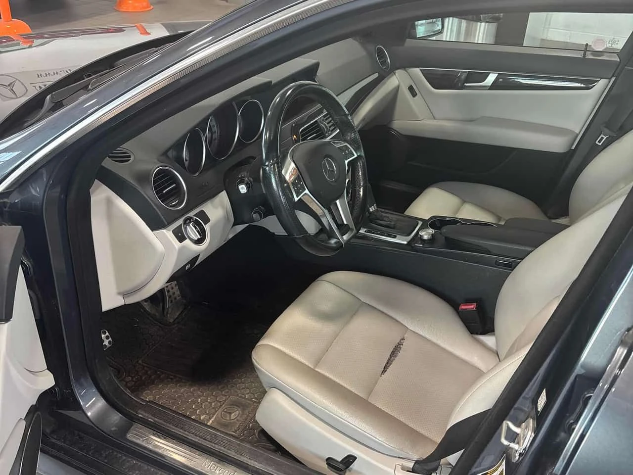 Mercedes-Benz C 300 * CARFAX * ЦЕНА ДО БГ, снимка 6 - Автомобили и джипове - 55629631