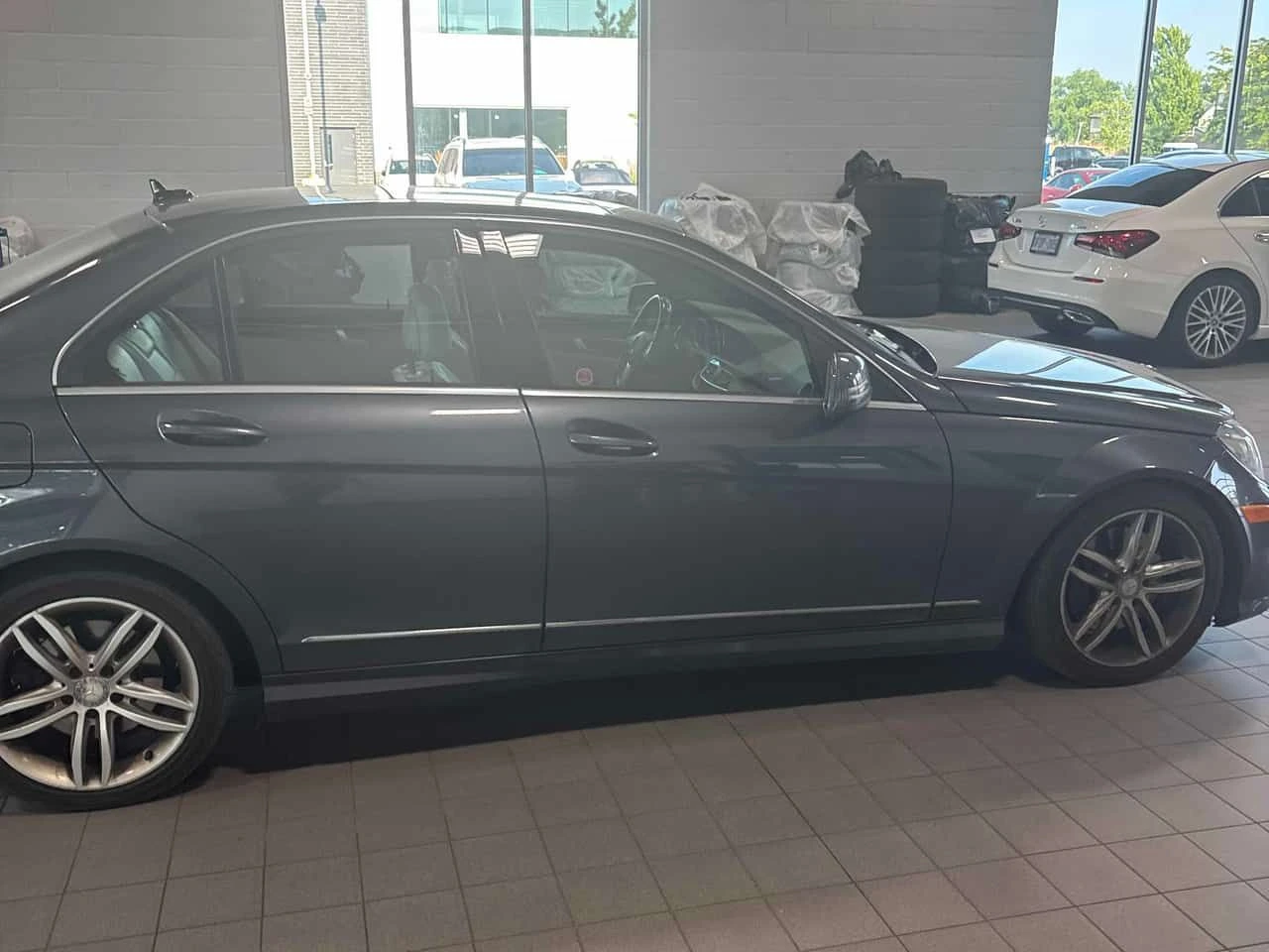 Mercedes-Benz C 300 * CARFAX * ЦЕНА ДО БГ, снимка 3 - Автомобили и джипове - 55629631
