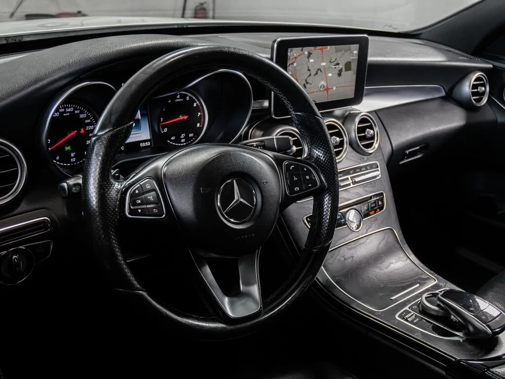 Mercedes-Benz C 300 4MATIC* АвтоКредит * (Цена до БГ), снимка 7 - Автомобили и джипове - 55659127