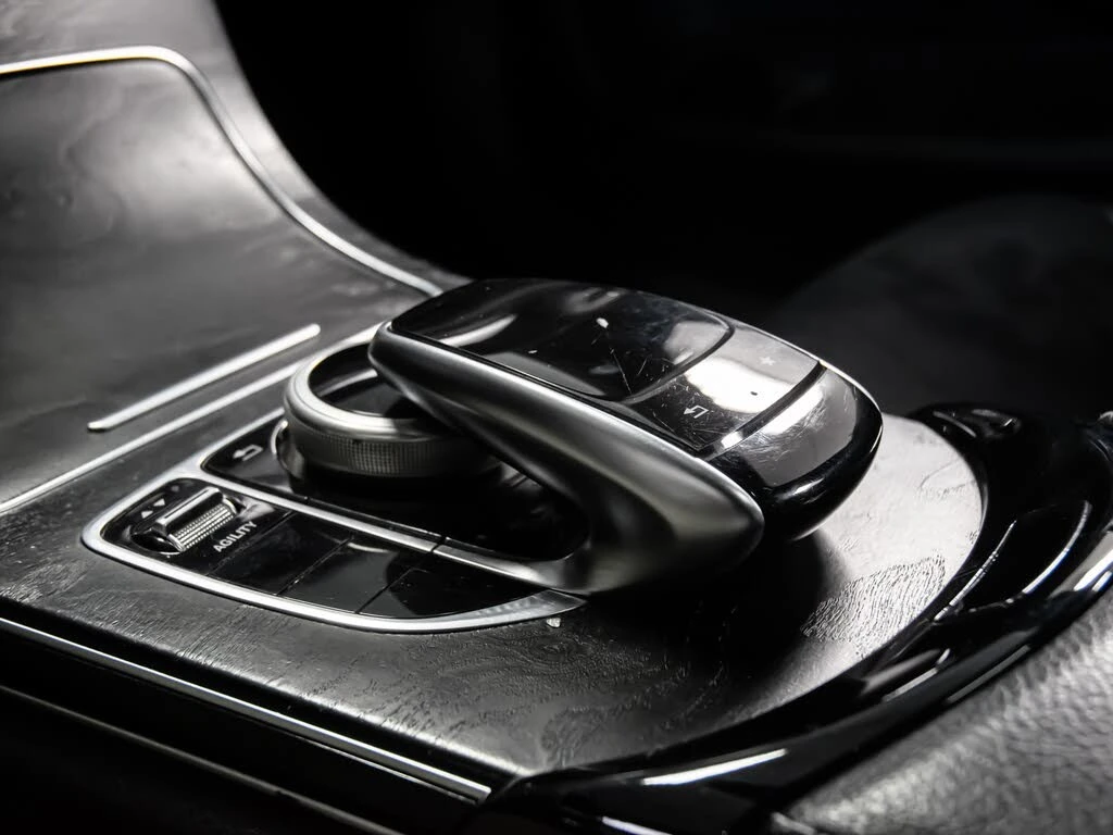 Mercedes-Benz C 300 4MATIC* АвтоКредит * (Цена до БГ), снимка 17 - Автомобили и джипове - 55659127