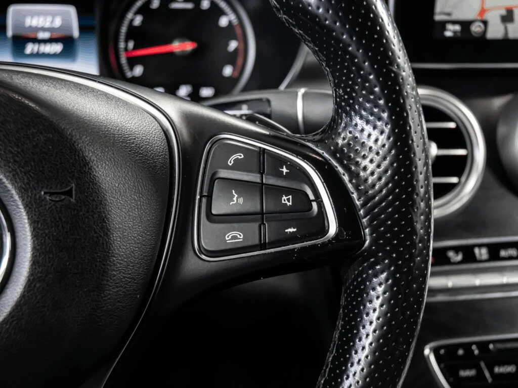 Mercedes-Benz C 300 4MATIC* АвтоКредит * (Цена до БГ), снимка 14 - Автомобили и джипове - 55659127
