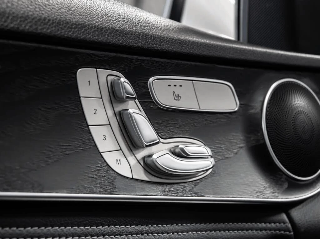 Mercedes-Benz C 300 4MATIC* АвтоКредит * (Цена до БГ), снимка 16 - Автомобили и джипове - 55659127